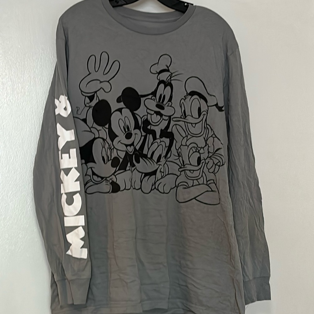 Adorable Mickey and Friends long sleeved tee XL